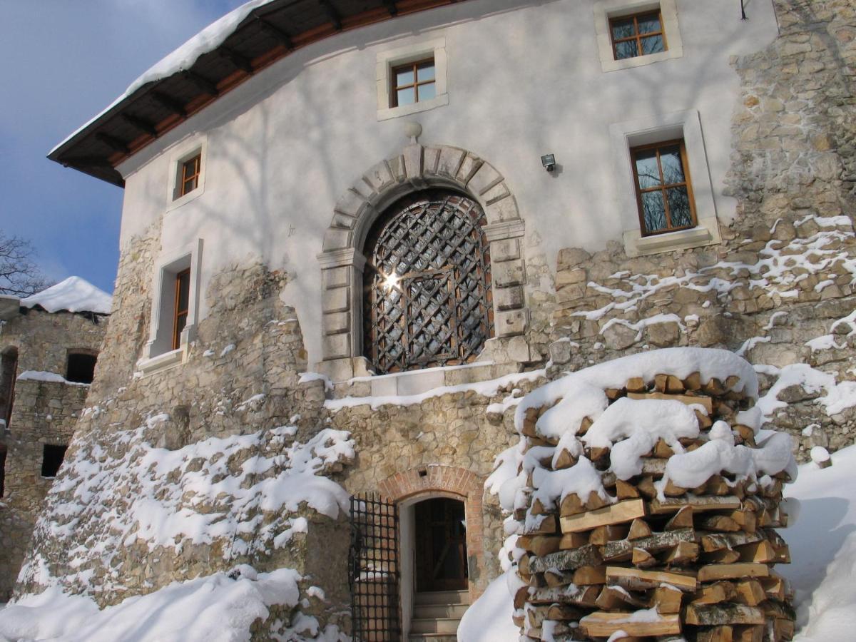 Zamek Korzkiew Villa Bagian luar foto